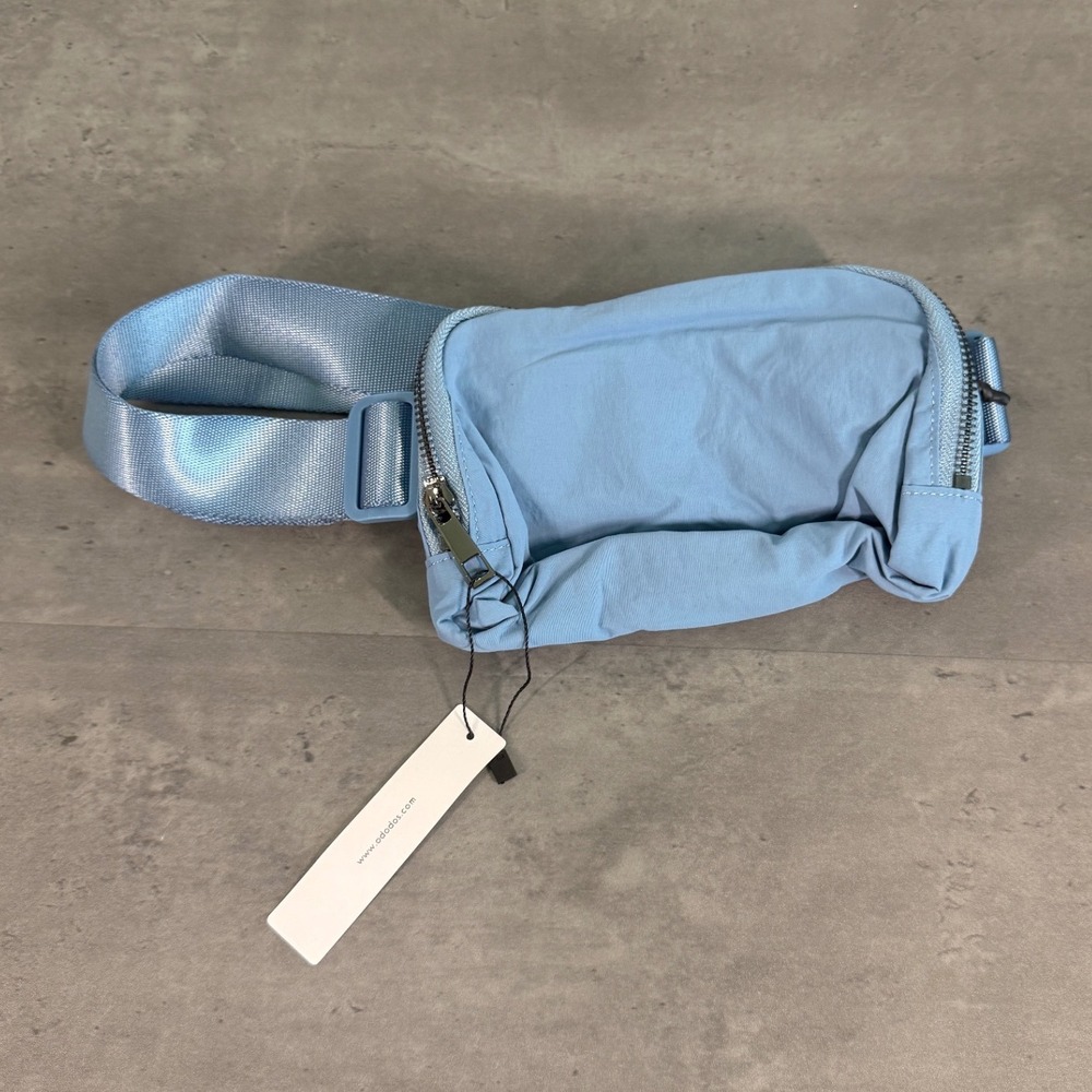Ododos Belt Bag Unisex Light Metallic Blue Nylon Fanny Pack Crossbody Athletic